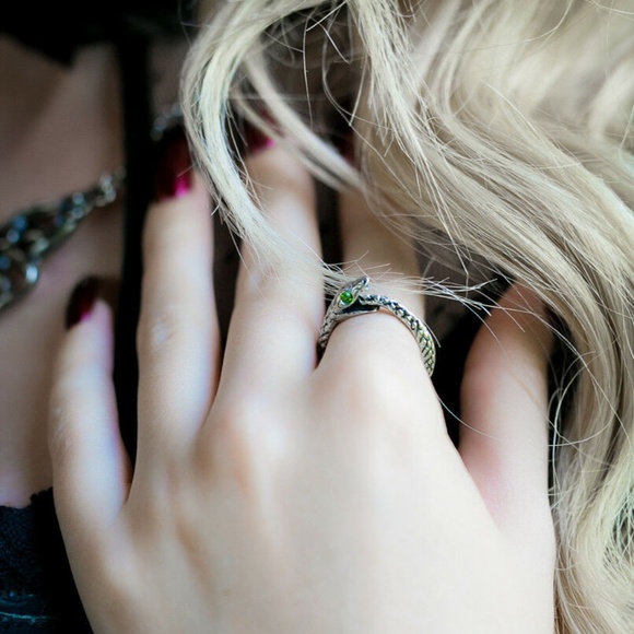 Alchemy Gothic Ouroboros Serpent Snake Infinity Ring Unisex Sizes 6-12 NWT - Picture 2 of 4